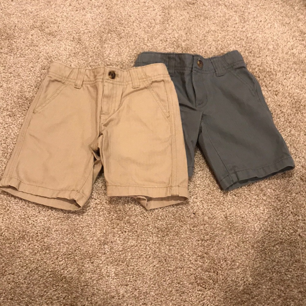 Lot of 2 boys 3T Shorts Khaki and gray. Crazy 8